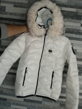 blauer donna con pelliccia e